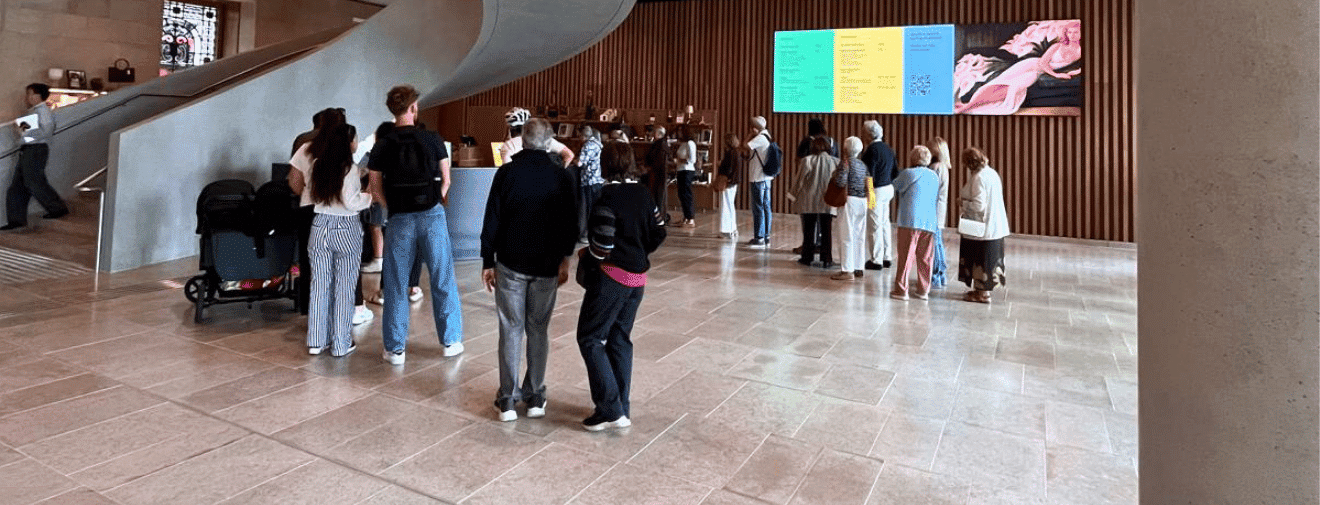 Hall del centro Faro Santander.